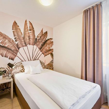 Best Western Hotel Favorit لودفيغسبرغ المظهر الخارجي الصورة