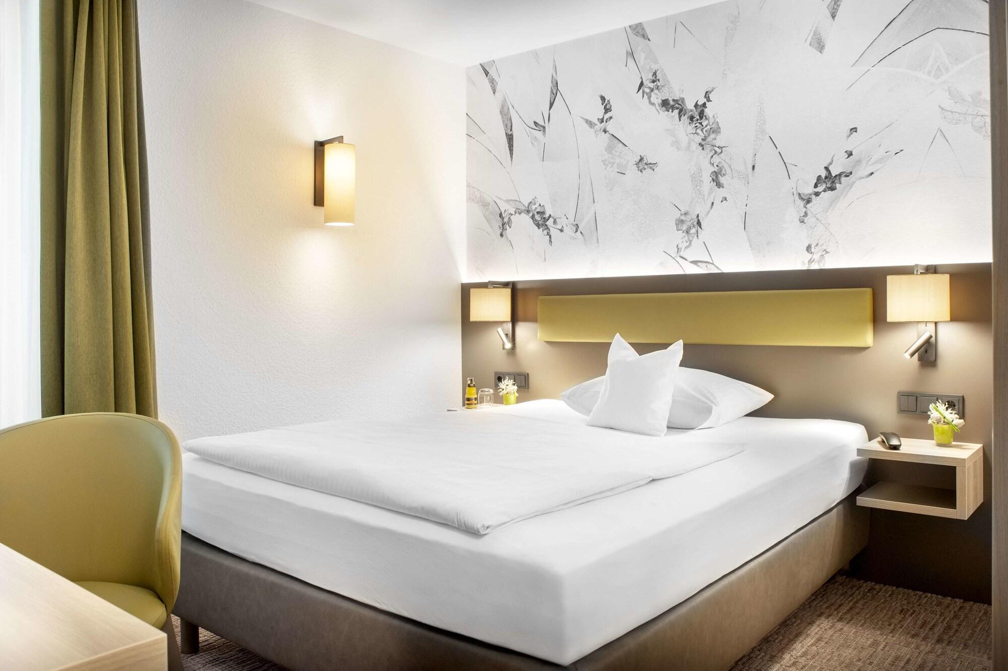 Best Western Hotel Favorit لودفيغسبرغ المظهر الخارجي الصورة