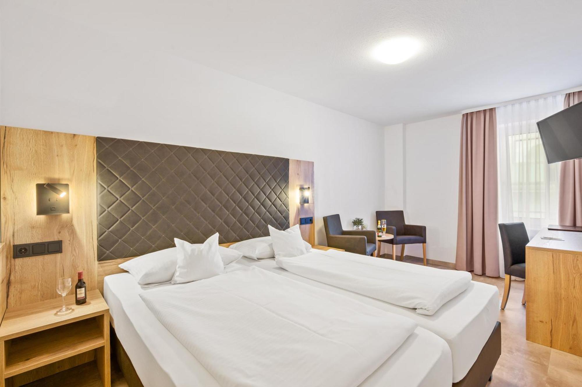 Best Western Hotel Favorit لودفيغسبرغ المظهر الخارجي الصورة