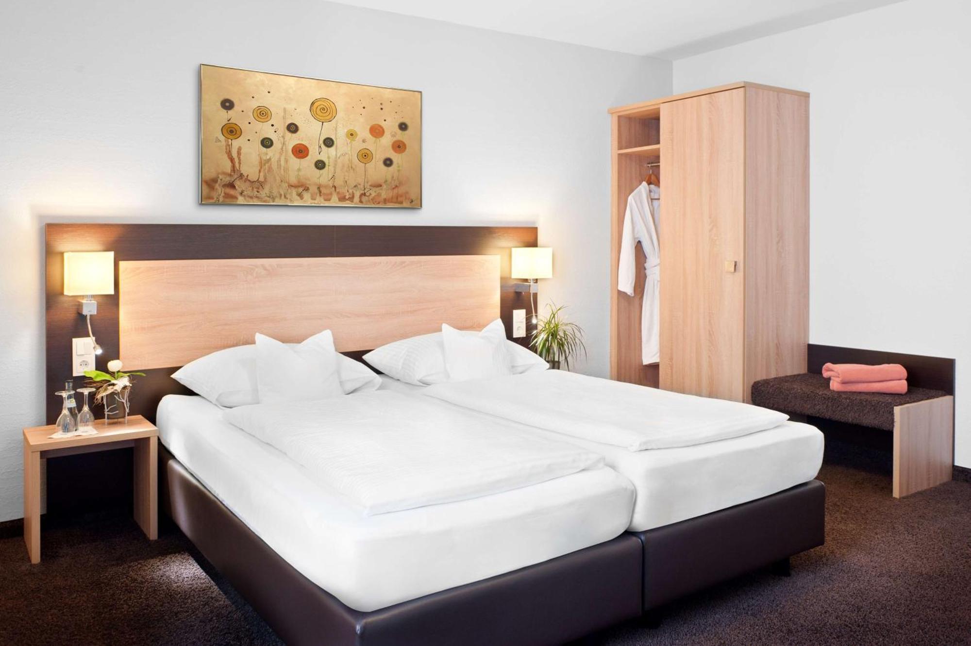 Best Western Hotel Favorit لودفيغسبرغ المظهر الخارجي الصورة