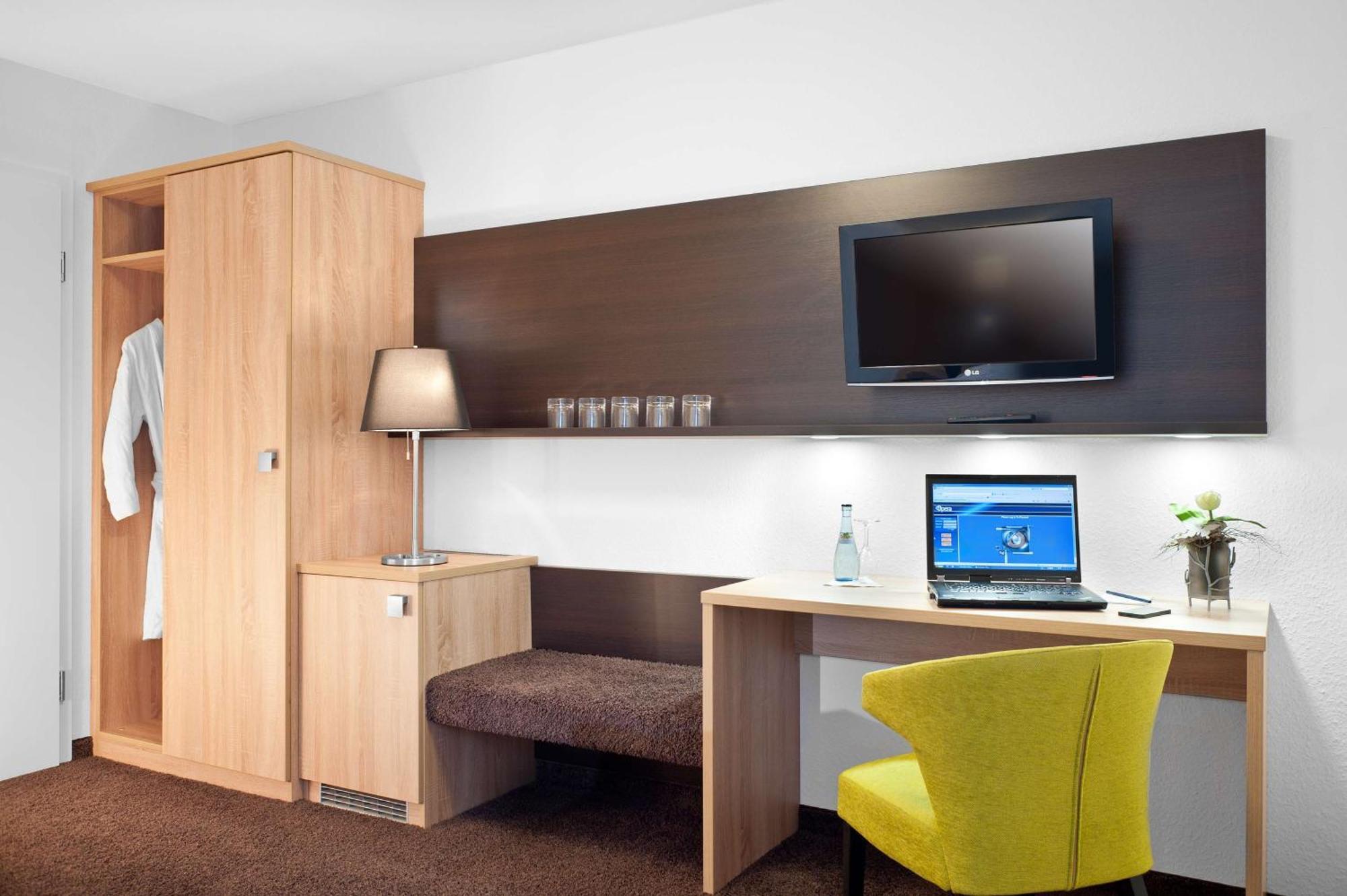 Best Western Hotel Favorit لودفيغسبرغ المظهر الخارجي الصورة