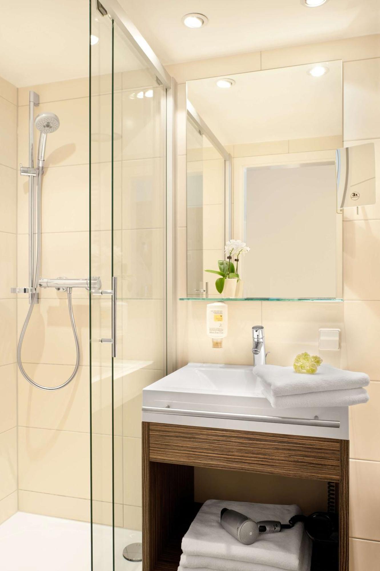 Best Western Hotel Favorit لودفيغسبرغ المظهر الخارجي الصورة