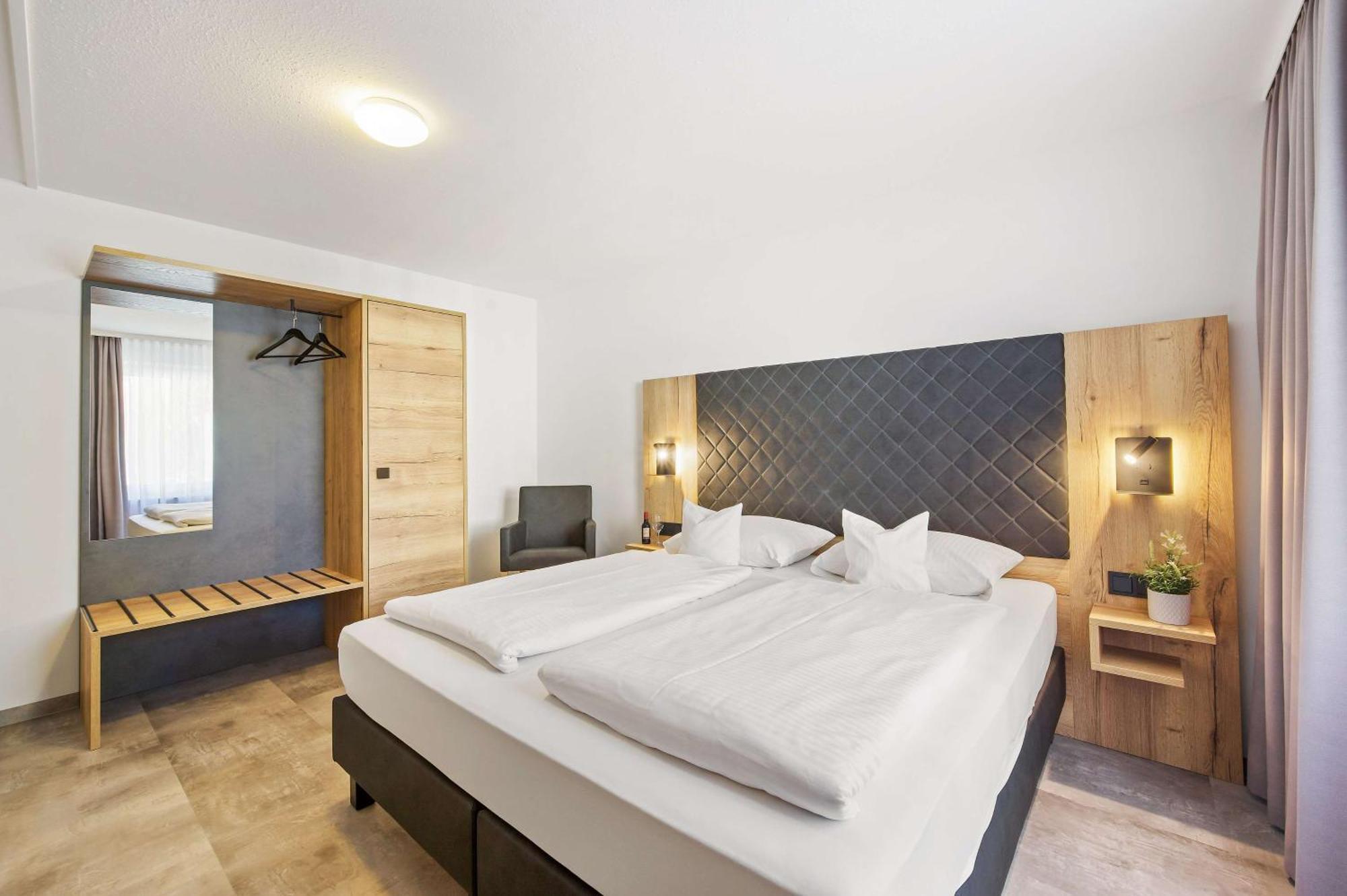 Best Western Hotel Favorit لودفيغسبرغ المظهر الخارجي الصورة