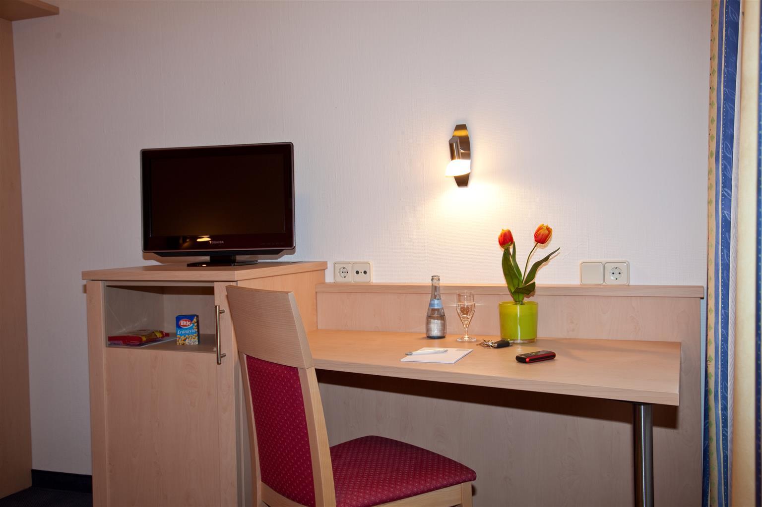 Best Western Hotel Favorit لودفيغسبرغ المظهر الخارجي الصورة