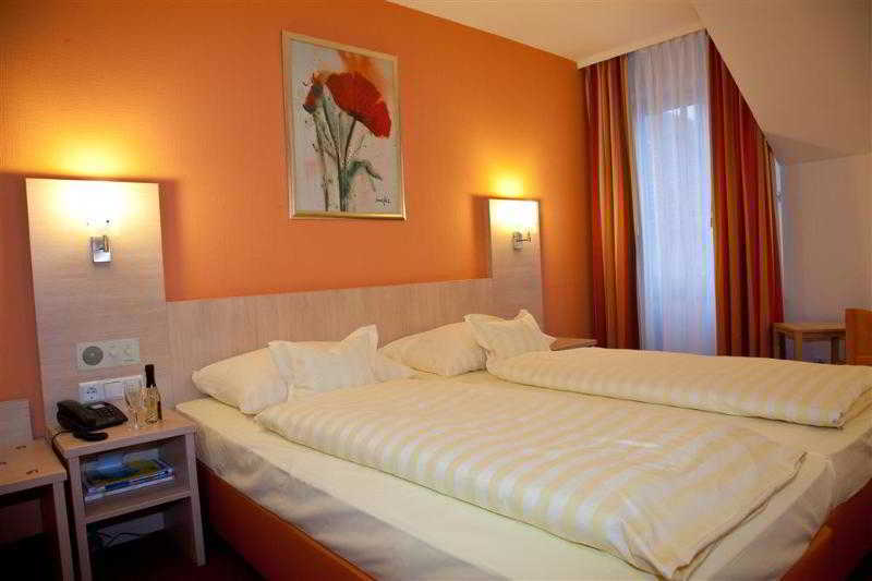 Best Western Hotel Favorit لودفيغسبرغ المظهر الخارجي الصورة