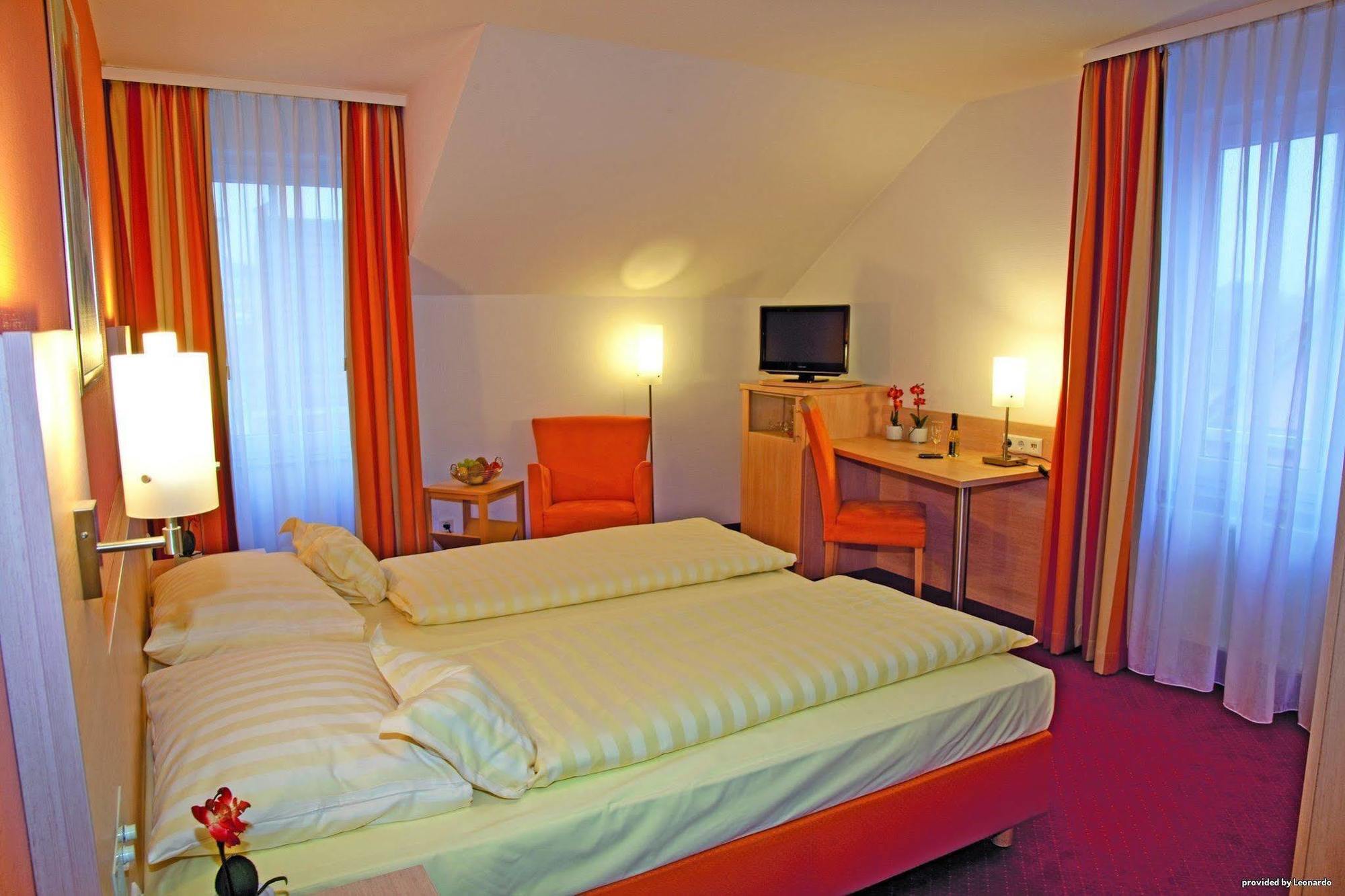 Best Western Hotel Favorit لودفيغسبرغ المظهر الخارجي الصورة