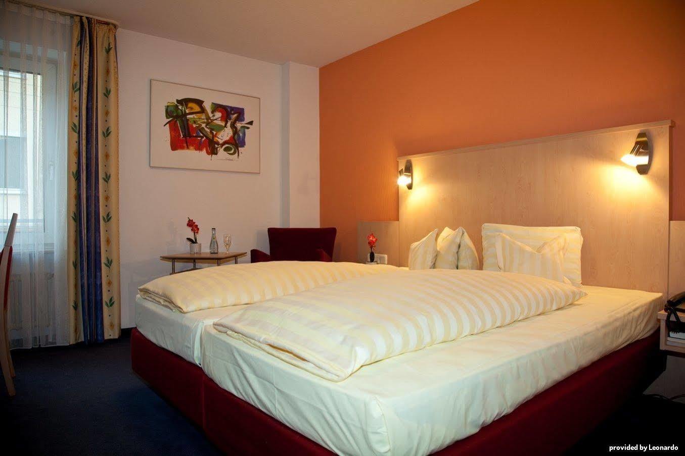 Best Western Hotel Favorit لودفيغسبرغ المظهر الخارجي الصورة
