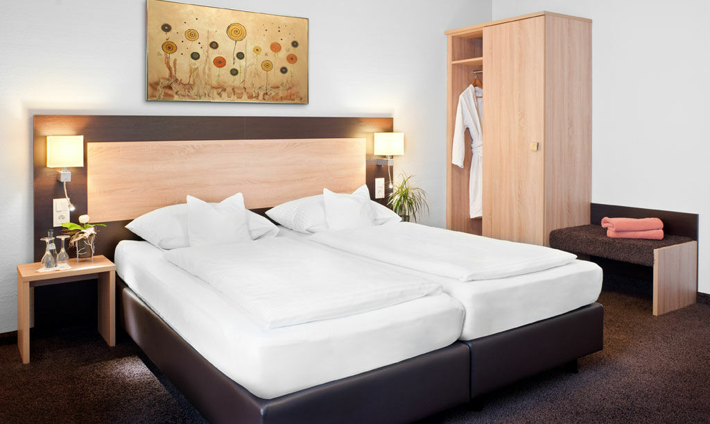 Best Western Hotel Favorit لودفيغسبرغ المظهر الخارجي الصورة